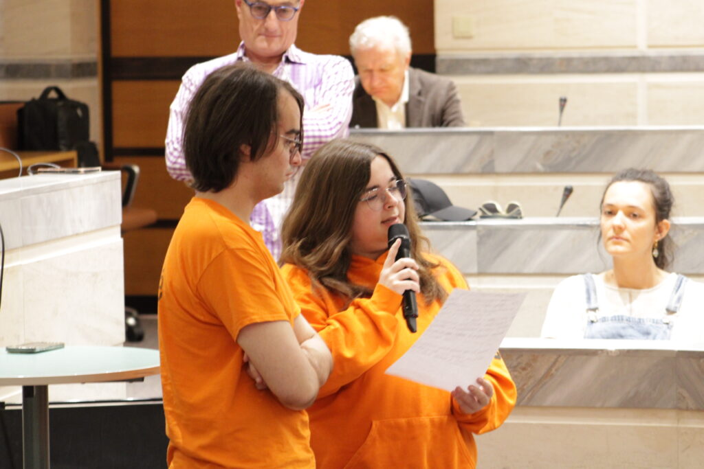 24ec4daf c4e7 a541 cb0d e2b93be283a3